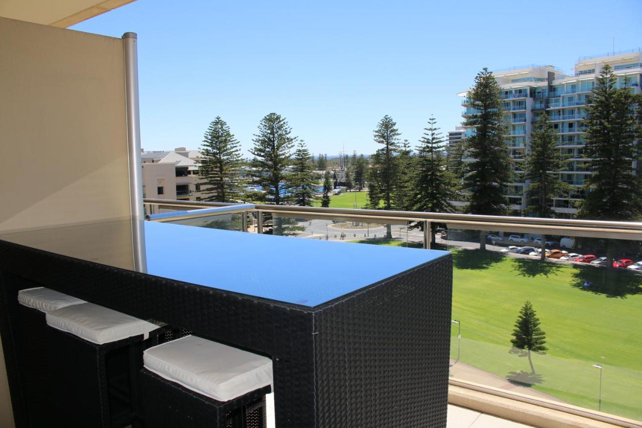 Beachside Luxury Getaway In Glenelg Appartement Buitenkant foto